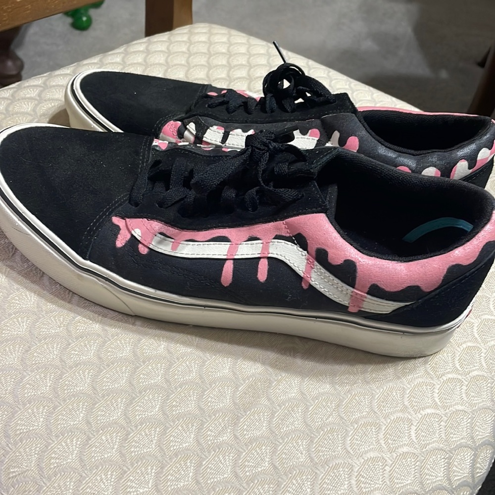 Vans sneakers pink paint